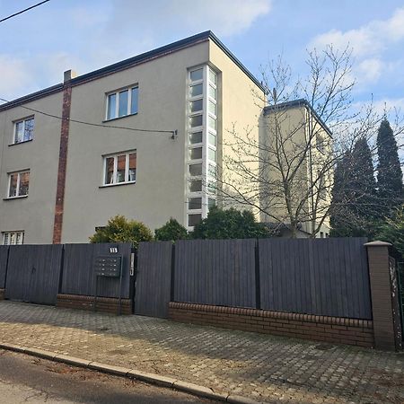 Urban Apartments Studio No 4A, Free Private Parking, Self Check-In Chorzów Buitenkant foto