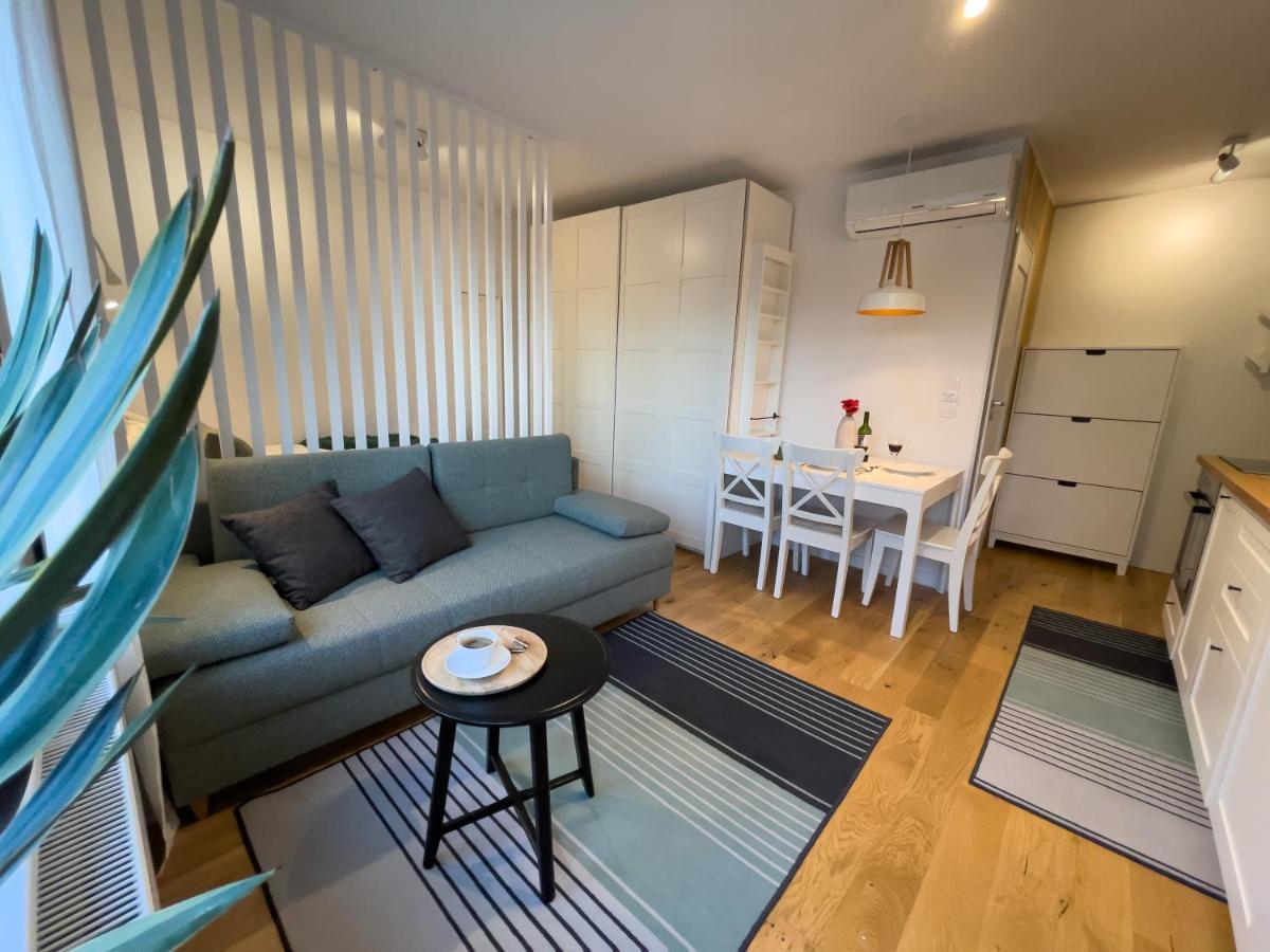 Urban Apartments Studio No 4A, Free Private Parking, Self Check-In Chorzów Buitenkant foto