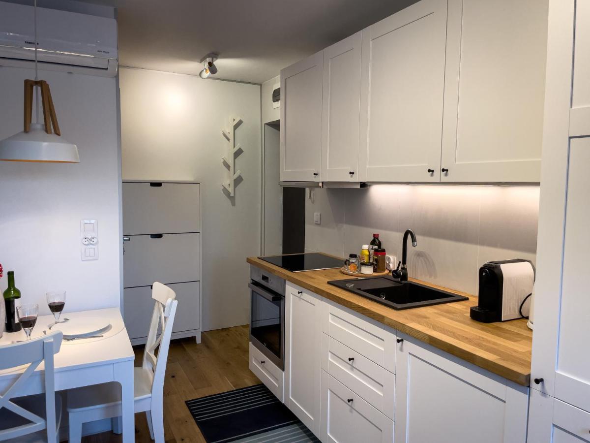 Urban Apartments Studio No 4A, Free Private Parking, Self Check-In Chorzów Buitenkant foto