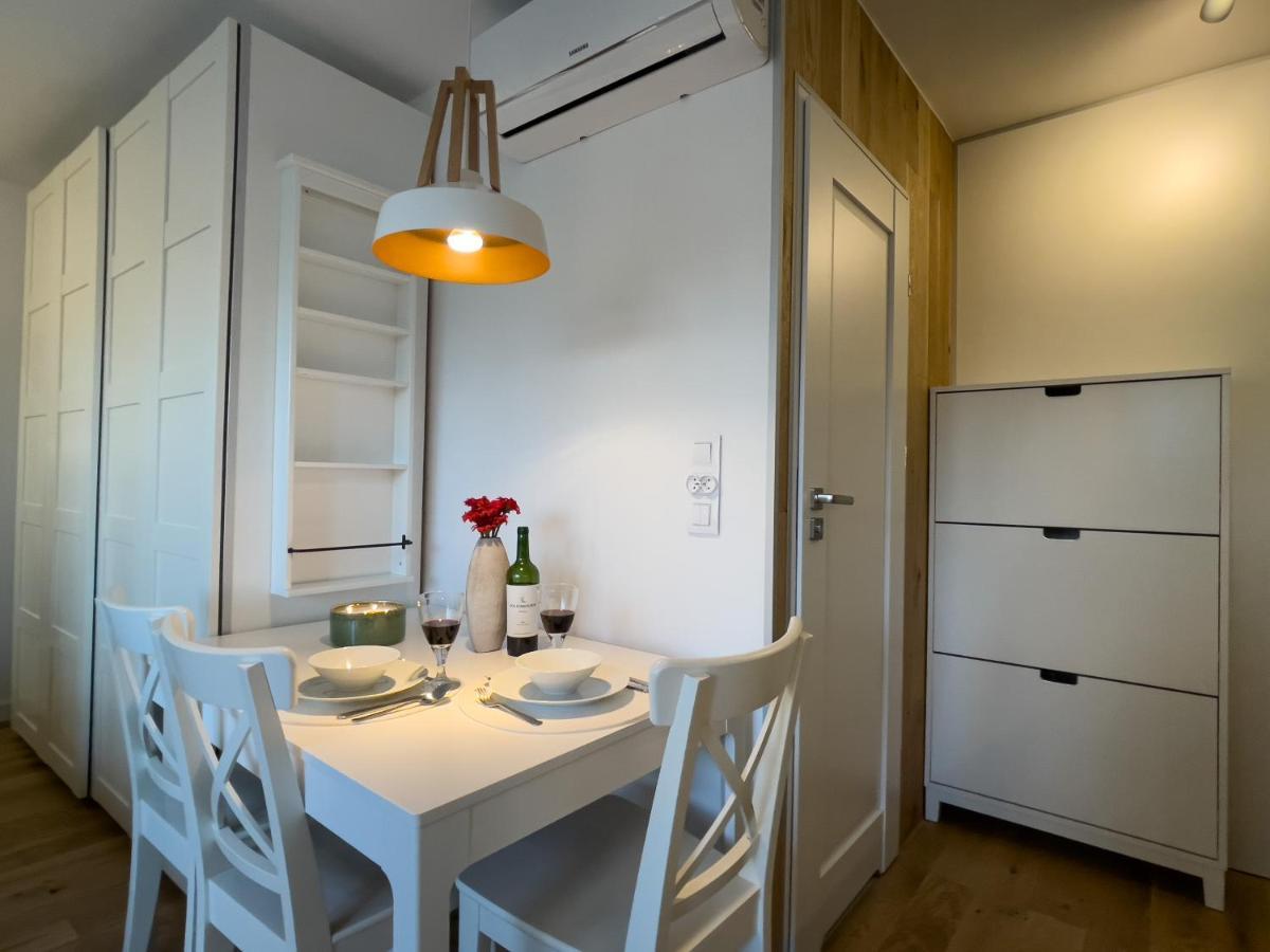 Urban Apartments Studio No 4A, Free Private Parking, Self Check-In Chorzów Buitenkant foto