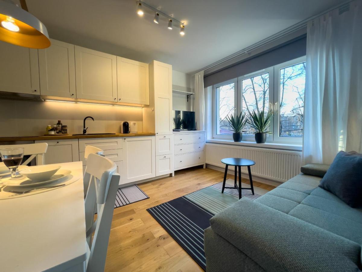 Urban Apartments Studio No 4A, Free Private Parking, Self Check-In Chorzów Buitenkant foto