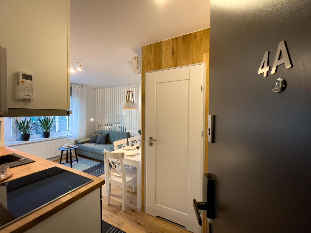 Urban Apartments Studio No 4A, Free Private Parking, Self Check-In Chorzów Buitenkant foto